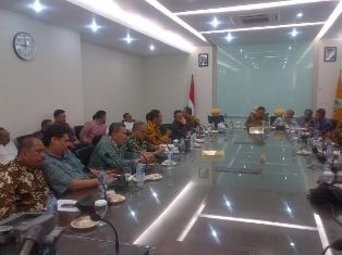 Pesimis, Tim 6 Mengadu ke Akbar Tanjung