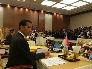Jokowi: Tol Laut Kunci Mengejar Pertumbuhan Kawasan