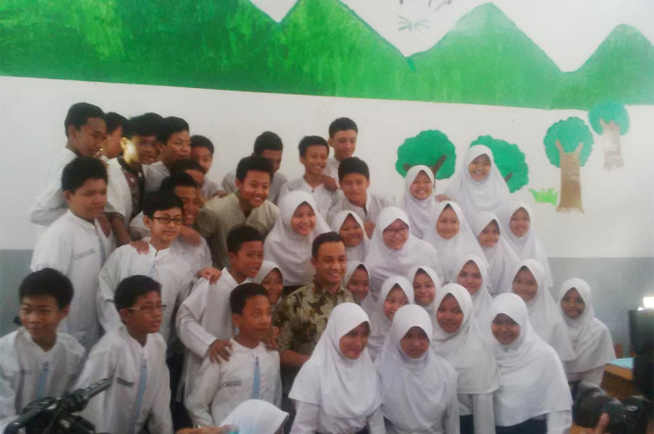 Menteri Pendidikan Blusukan ke SMPN 1 Depok