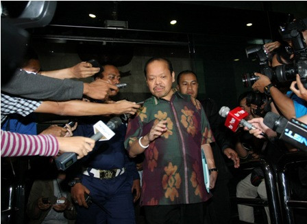 Sutan, Tri Yulianto, dan Waryono Diperiksa Bersamaan 