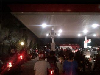 Tengah Malam, Jakarta Macet Gara-gara Antrean BBM 