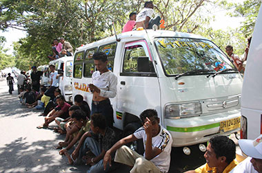 Angkutan Kota di Kupang Mogok Jalan