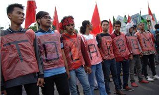 Mahasiswa: Berantas Mafia Migas, Baru Naikkan Harga BBM