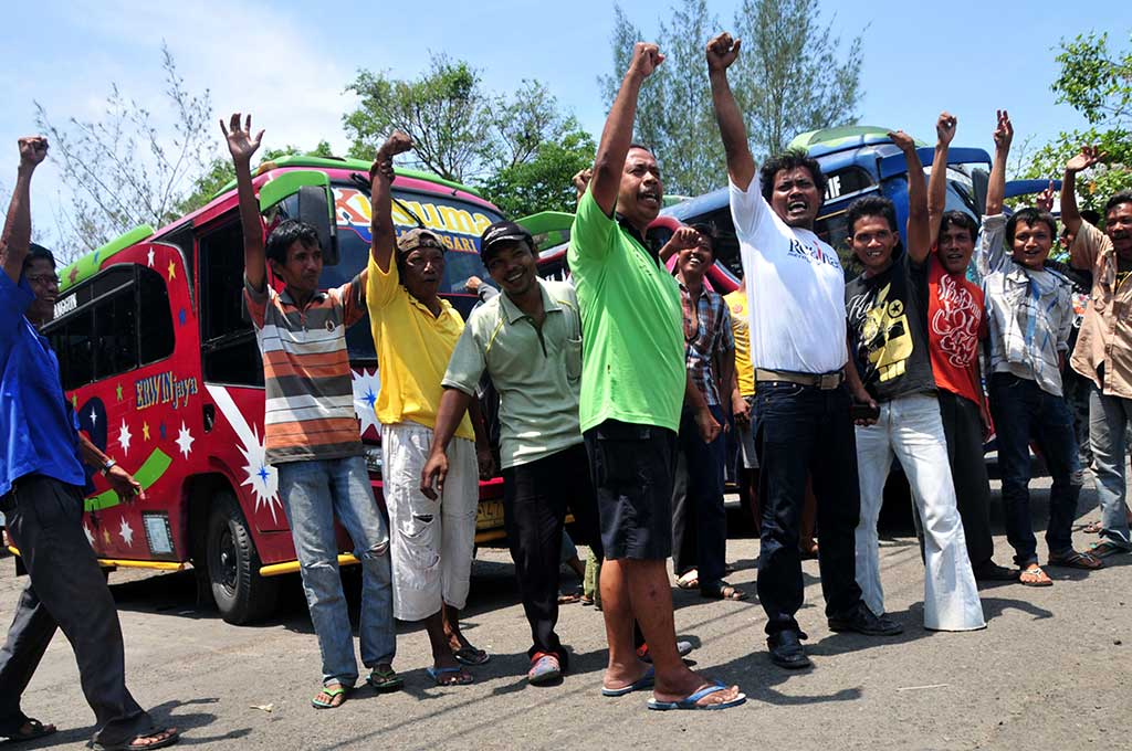 Angkutan Mogok Beroperasi, Penumpang Telantar