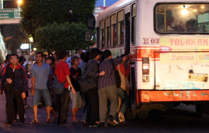 Sopir Bus: Kalau Enggak Naikkan Tarif, Kita yang <i>Nombok</i> Setoran 