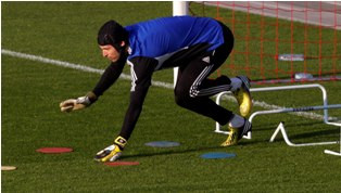 Mantan Bek: Mourinho Siap Jual Cech ke Arsenal