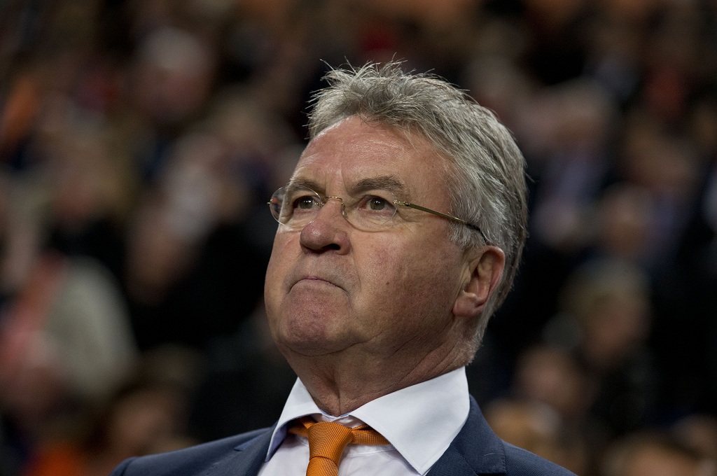 Guus Hiddink dianggap tidak pantas lagi melatih timnas Belanda (Peter Dejong/AP)