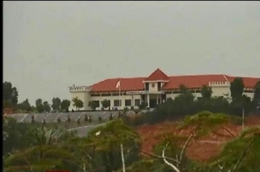 Penjaga Sekolah Terkena Peluru dalam Bentrokan di Batam