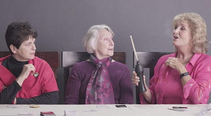 Lelah Urus Anak, Nenek Nyentrik Nikmati Ganja