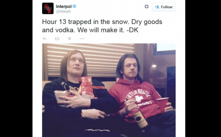 Badai Salju, Interpol Terjebak 40 Jam dalam Bus  