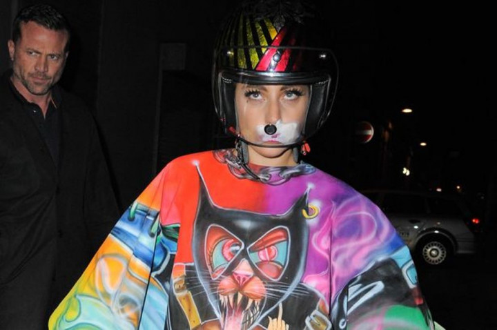 Lady Gaga Bikin Gempar Kota Manchester