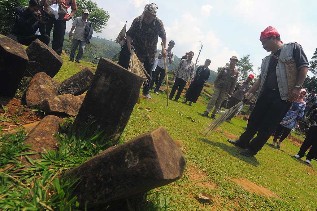 Menpar Kunjungi Situs Gunung Padang