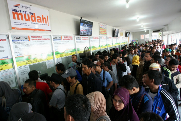 Wow... Tiket KA Liburan Natal Sudah <i>Sold Out</i>