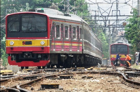 Lokomotif Anjlok, Ini Stasiun Alternatif ke Bekasi dan Bogor