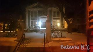 Batavia Tertimbun Salju