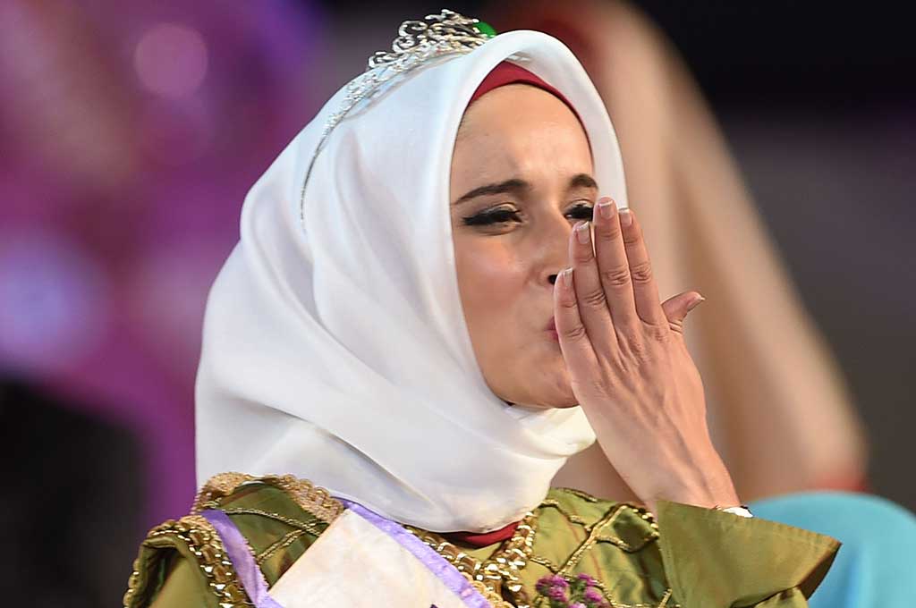 Fatma Ben Guefrache Raih World Muslimah Award 2014