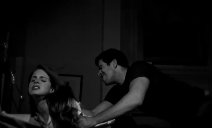 Beredar Video Lana Del Rey Diperkosa Eli Roth 