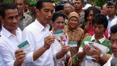 Hari Pertama Pembagian Dana PSKS, Kantor Pos Madina Sepi