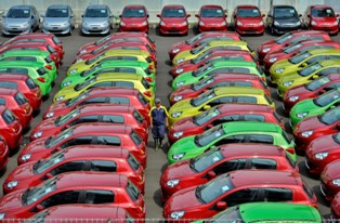 Gaikindo: Kenaikan BBM Bikin Penjualan Mobil Turun 15 Persen