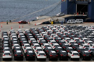 Gaikindo Minta Pemerintah Perkuat Basis Produksi Sedan