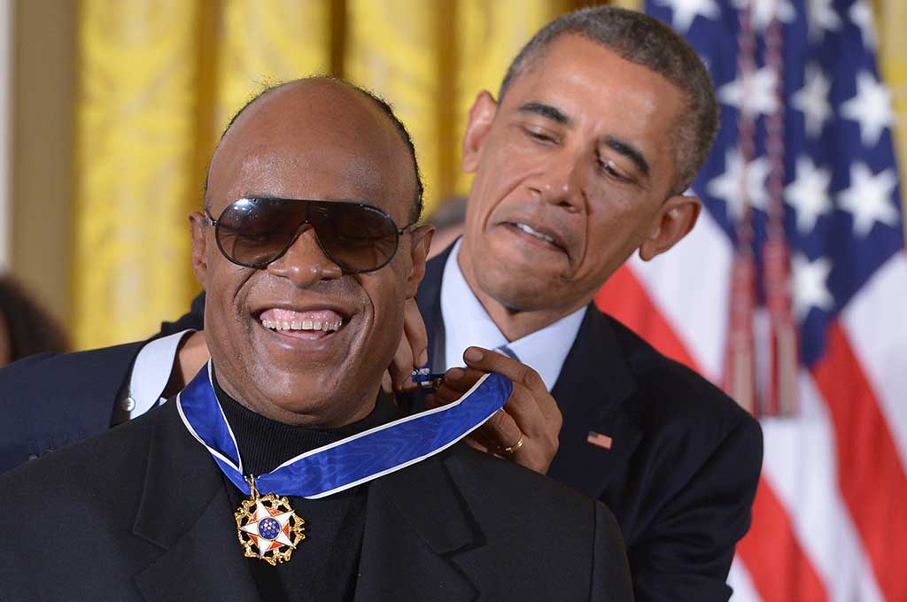 Stevie Wonder Terima Penghargaan Medal of Freedom 