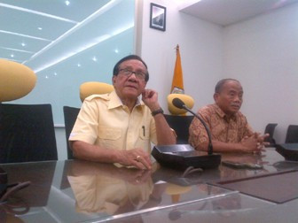 Akbar Tanjung akan Damaikan Ical dan Agung Laksono