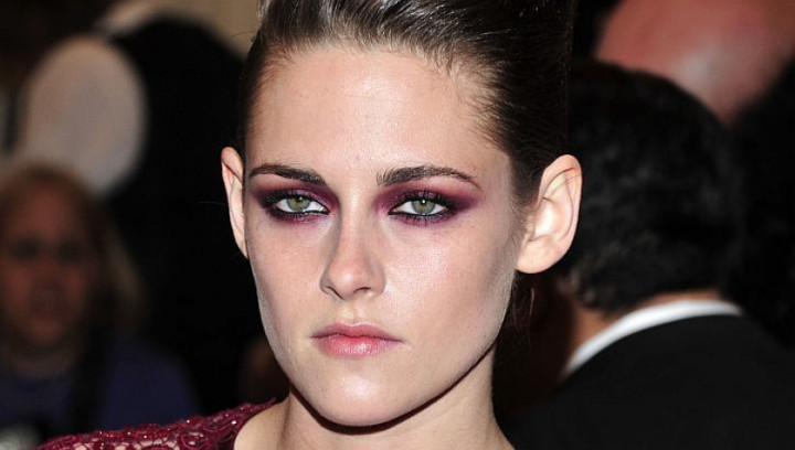 Kristen Stewart Terisolasi di Balik Ketenaran