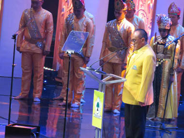 Ini 3 Pantun Ical untuk Presidium Penyelemat Golkar