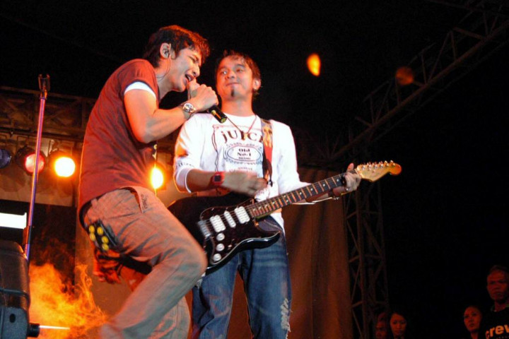 Onci Ungu Lirik Bisnis Properti