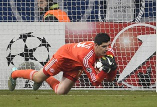 Courtois Merasa Aneh Main Saat Natal