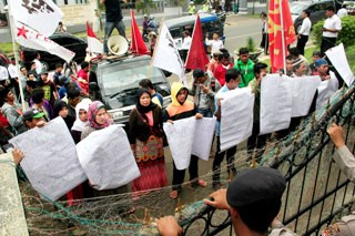 Dakwaan Nelayan Tangkap Udang Diancam Penjara tak Sesuai UU