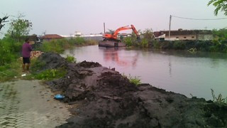 Air Sumur Warga Tercemar Luberan Lumpur Lapindo