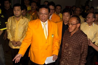 LSI: Putusan Ical Tolak Perppu Pilkada Untungkan Agung Laksono 