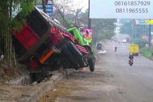 Jalanan Jabodetabek Diwarnai Kecelakaan Sejak Sabtu Dini Hari 