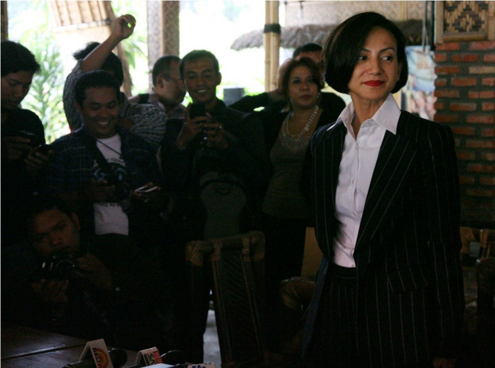 Wanda Hamidah Kepergok Gandeng Pacar Baru