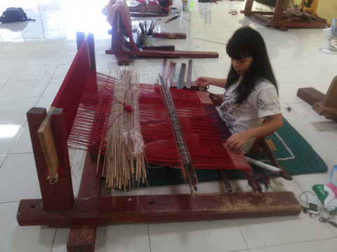 Cara Mengenali Kain Songket Buatan Tangan Dan Mesin Jahit Cara Mengenali Kain Songket Buatan Tangan Dan Mesin Jahit