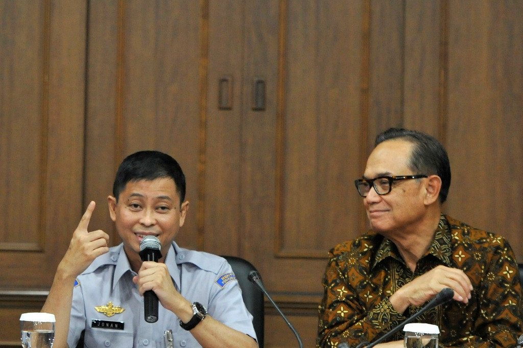 Menteri Perhubungan Ignasius Jonan (kiri)/Ant/ANDIKA WAHYU.