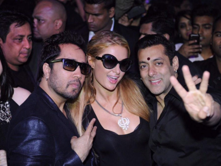 Salman Khan Hadiahi Paris Hilton Kalung Berlian