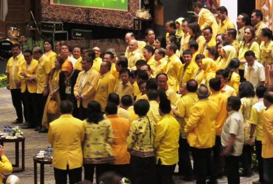 Akbar Tandjung: <i>Nggak</i> Mungkin Ganti Pimpinan Fraksi Golkar 