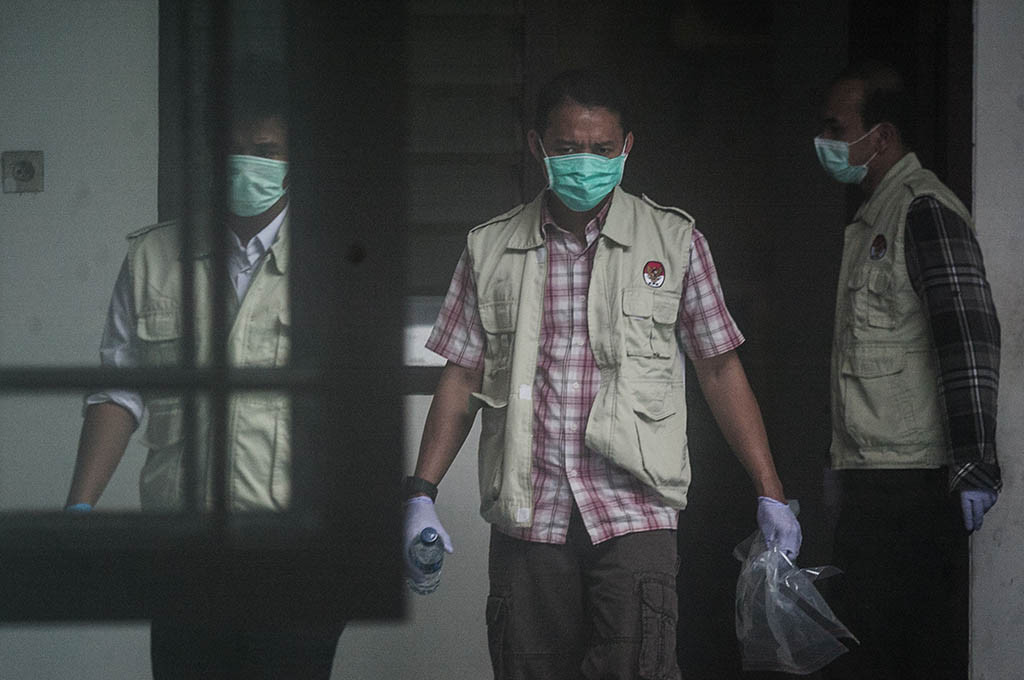 KPK geledah rumah Fuad Amin. (Foto:Antara/Suryanto)