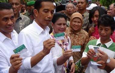 Sejumlah Warga Jakbar belum Terima Kartu-Kartu Sakti Jokowi