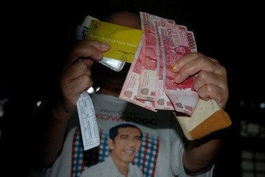 Entah Kenapa, Nenek Ini tidak Dapatkan Kartu Sakti 