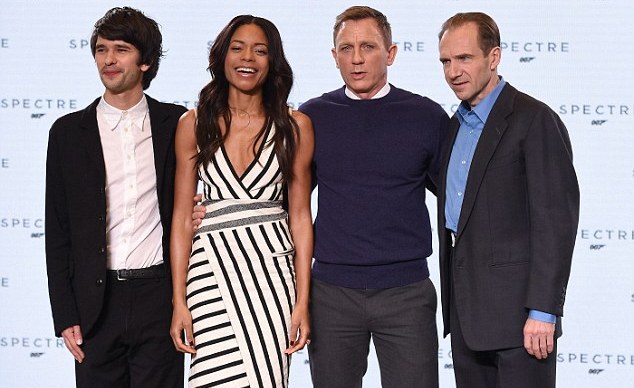 Naskah Film Terbaru James Bond Dicuri Hacker