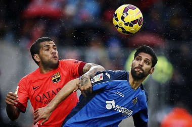 Jelang Lawan Huesca, Alves Dipastikan Absen