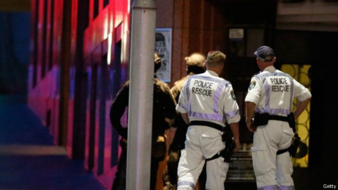 Polisi Lanjutkan Pengepungan Kafe di Sydney 