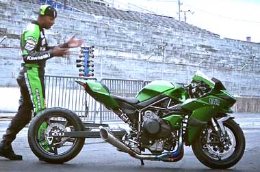 Ninja H2 Drag Garapan Rickey, 402 M Hanya 8,213 Detik