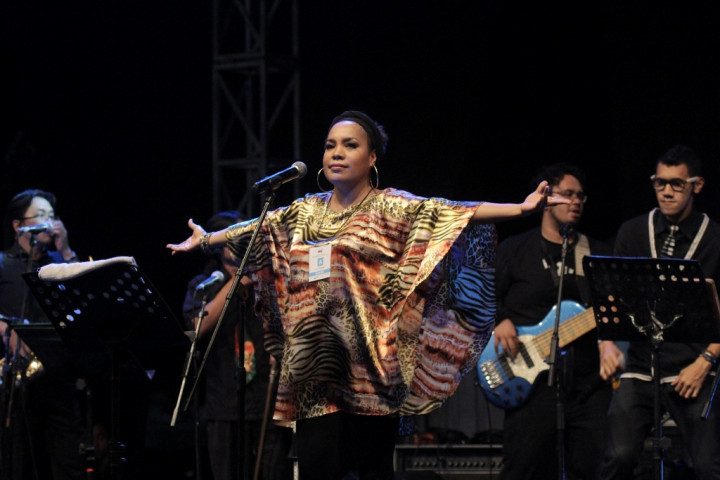 Lala Suwages: Memasyarakatkan Indonesia Timur 