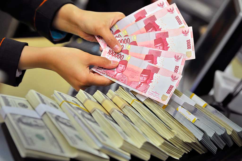 Rupiah Melemah jadi 12.884 Per Dolar AS