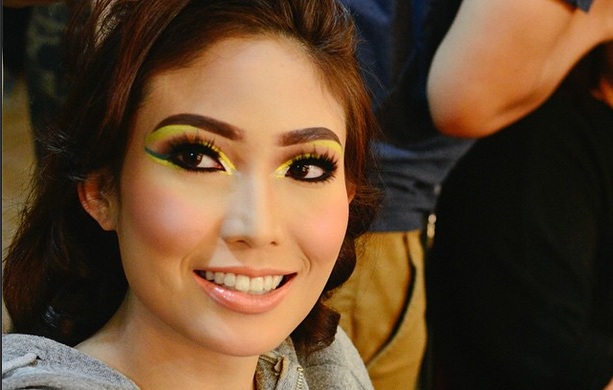 Ayu Dewi Umrah di Malam Tahun Baru