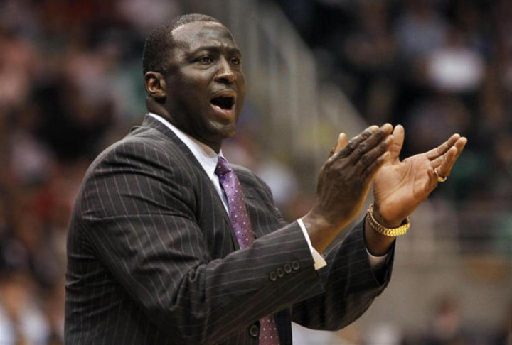 Sacramento Kings Pecat Pelatih